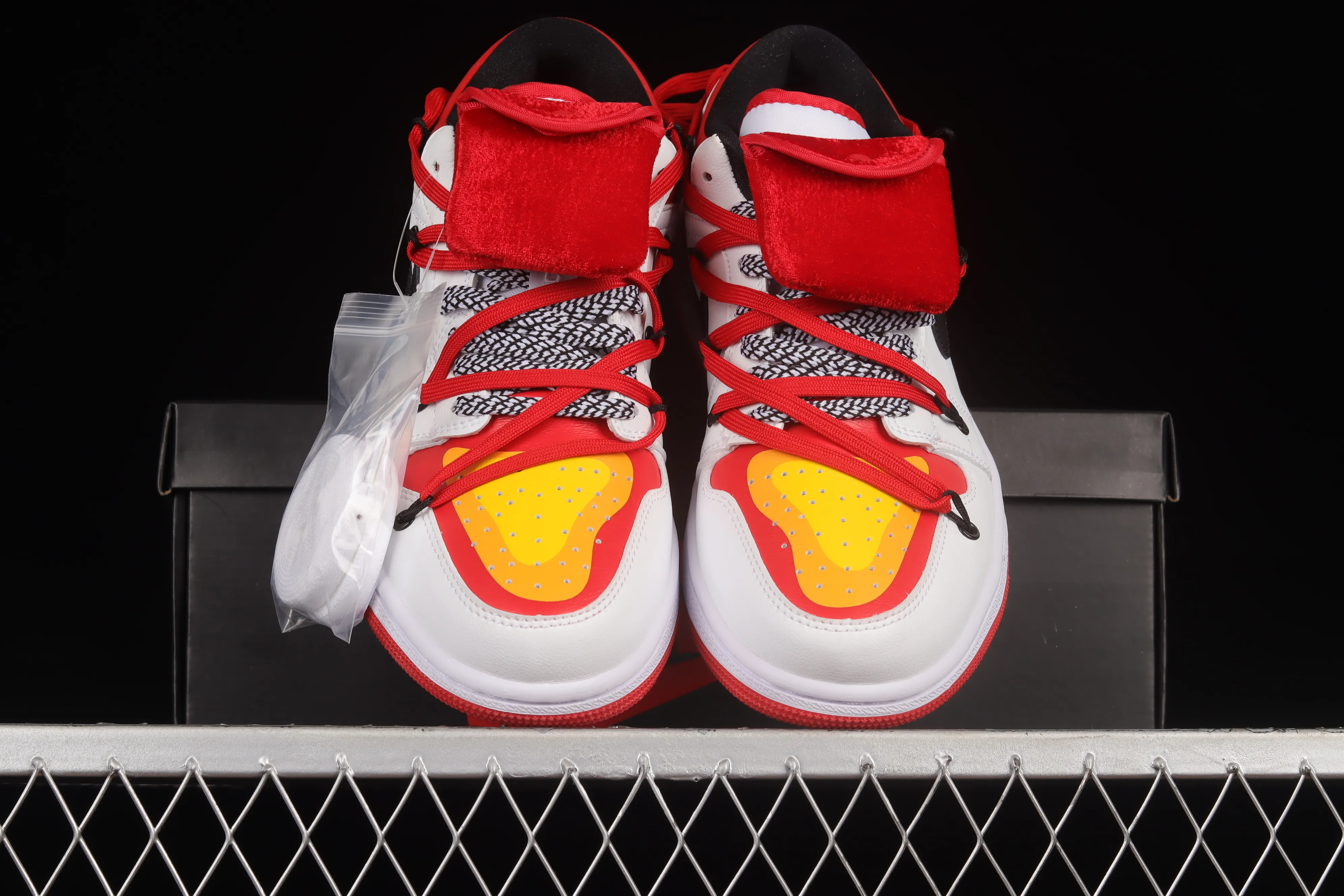 All categories Air Jordan Jordan series basketball shoes Air Jordan 1 Low Air Jordan 1 Low AJ1 Joe 1 customized version Vibe flavor deconstruction sports culture basketball shoes 553558-118